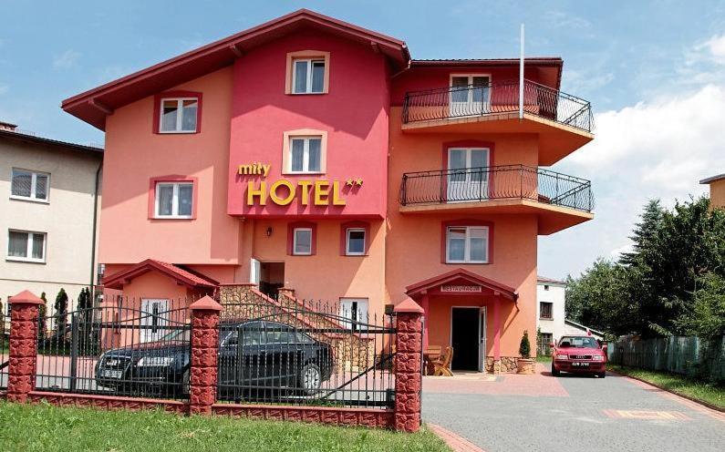 Hotel Mily Krosno Esterno foto